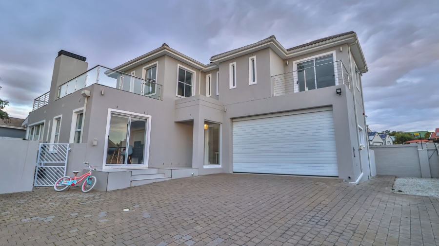 4 Bedroom Property for Sale in Dennegeur Western Cape